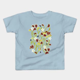 Venus flytraps with flies and flowers Kids T-Shirt